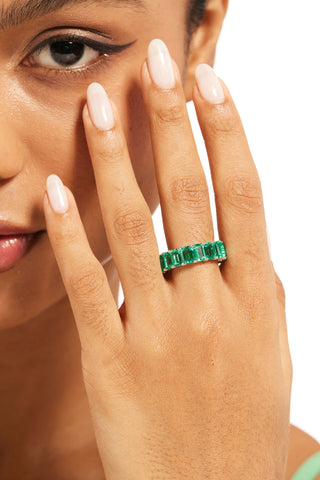 EMERALD-CUT LAB-GROWN EMERALD VIBRANT ETERNITY RING IN 18K GOLD