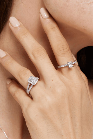 Emerald-cut Lab Diamond Halo Engagement Ring in White Gold - Zaiyou Jewelry