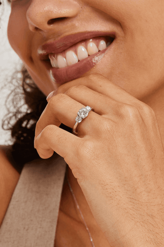 Three Stone Round Lab Diamond Engagement Ring in White Gold - Zaiyou Jewelry