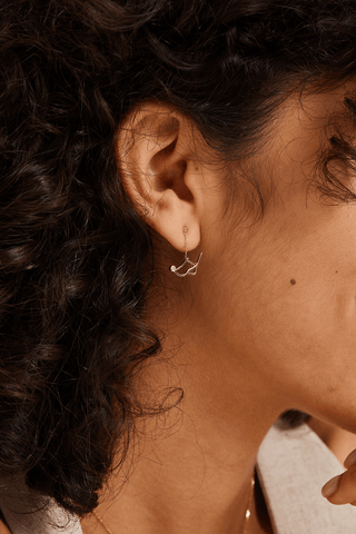 Aerial Swallow Pose Lab Diamond Single Drop Earring in Yellow Gold - Zaiyou Jewelry