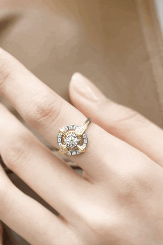 Lab Diamond Compass Cluster Ring in White and Yellow Gold - Zaiyou Jewelry