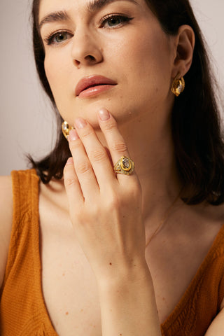 1.0CT PEAR-CUT LAB-GROWN DIAMOND GLORY RING IN 14K YELLOW GOLD
