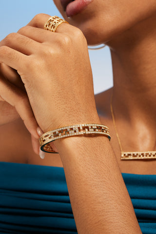 MAZE OPENWORK PAVÉ LAB-GROWN DIAMOND BANGLE IN GOLD