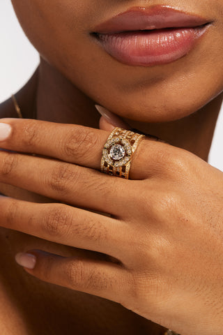 MAZE ROUND STATEMENT LAB-GROWN DIAMOND RING IN GOLD
