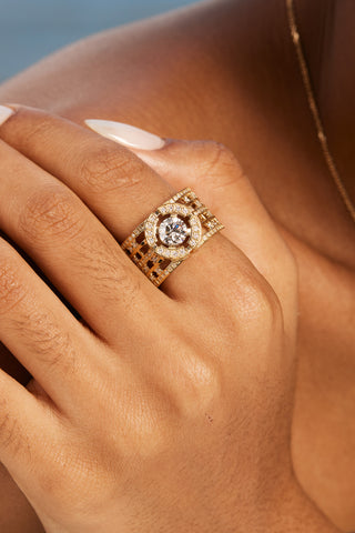 MAZE ROUND STATEMENT LAB-GROWN DIAMOND RING IN GOLD