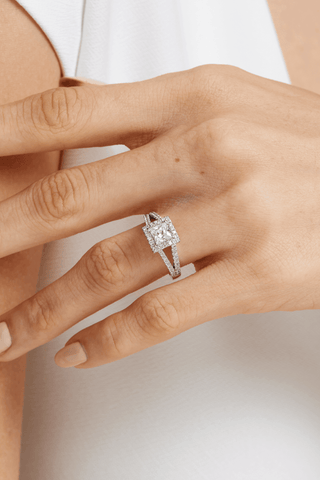 Princess-cut Lab Diamond Halo Engagement Ring in White Gold - Zaiyou Jewelry